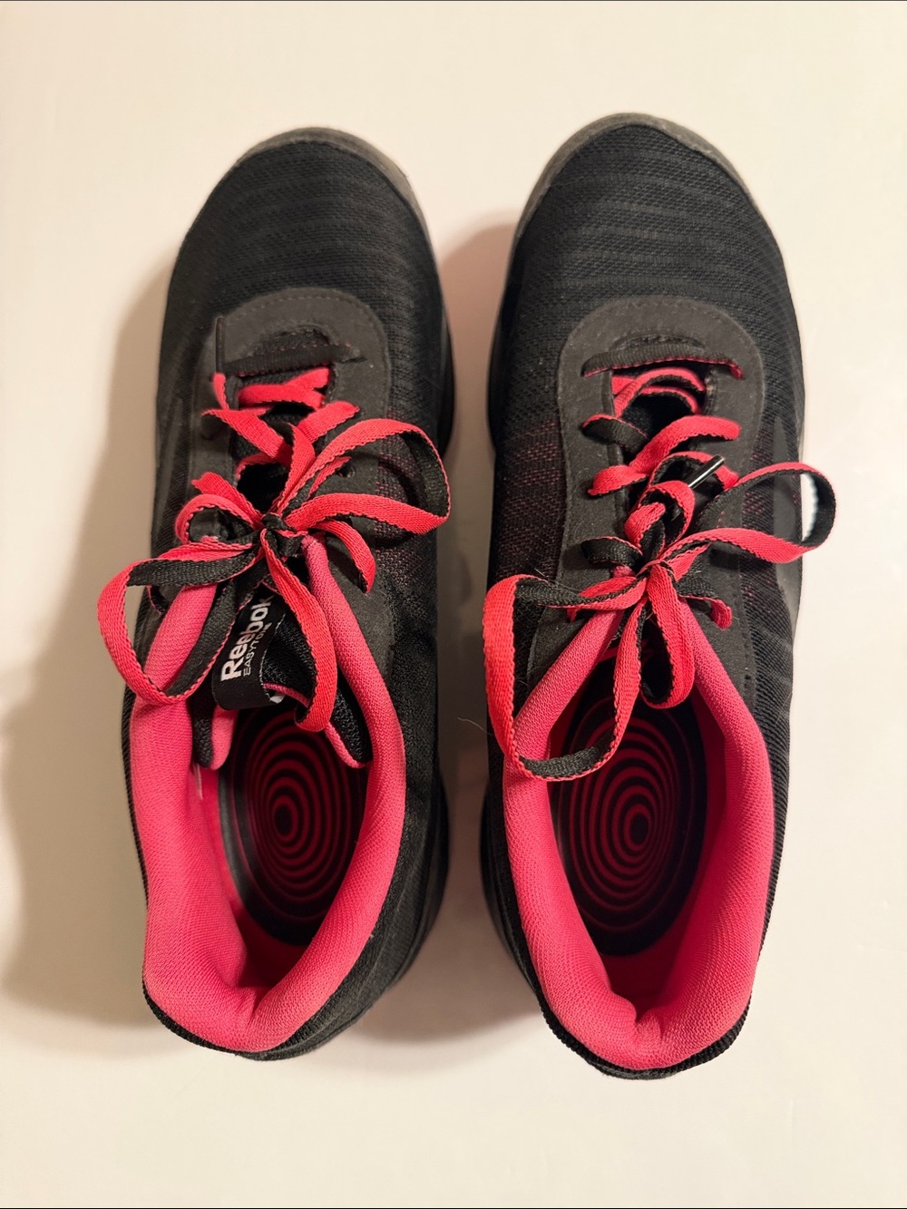 Reebok EasyTone Moving Air Black Sneakers with Pink Highlights. Mesh Top. Size 8